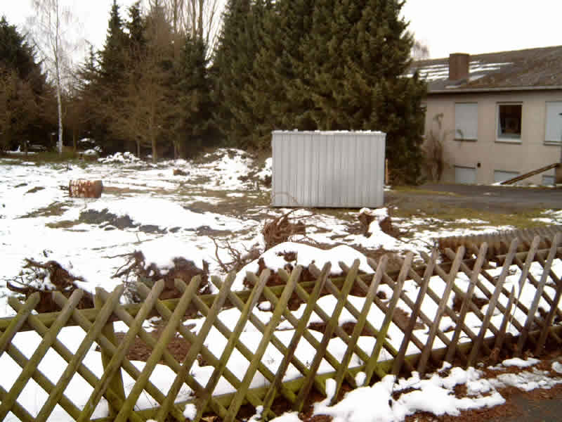 Bauh&uuml;tte steht.